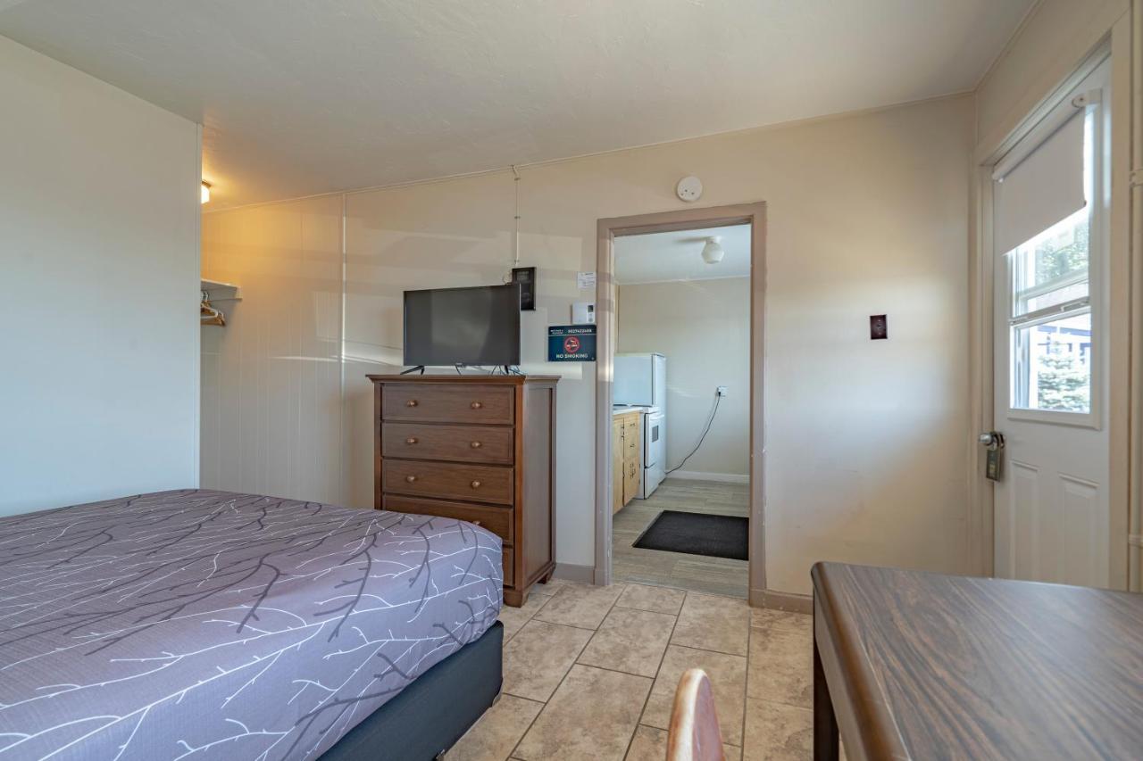 Novastar Motel On The Lake Yarmouth Exteriér fotografie